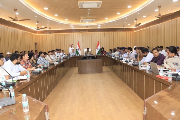 DM took class of health deptt officials, says- negligence not tolerated DM took class of health deptt officials, says- negligence not tolerated