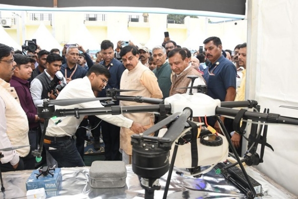 وزیر اعلیٰ ڈاکٹر یادو نے اس موقع پر لگائی گئی نمائش اور ورکشاپ کا افتتاح کیا اور اس کا مشاہدہ کیا۔