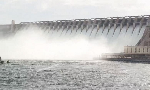 تلنگانہ کے سری پدایلم پلی پروجیکٹ سے پانی چھوڑاگیا تلنگانہ کے سری پدایلم پلی پروجیکٹ سے پانی چھوڑاگیا