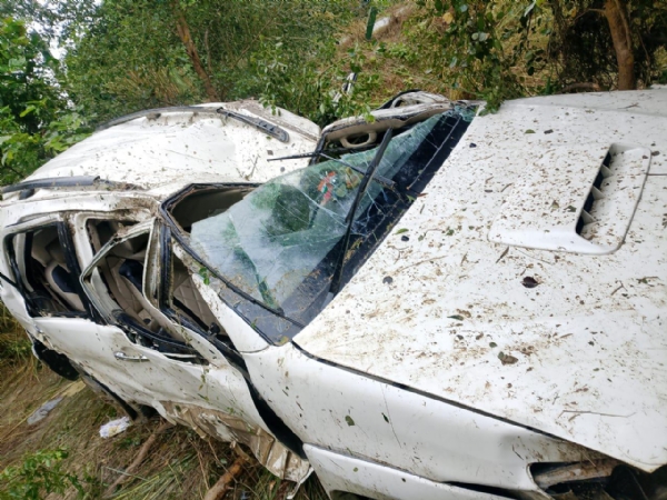 ایکسپریس وے پر فارچیونر کار کھائی میں گرنے سے نوجوان جاں بحق، پانچ زخمی ایکسپریس وے پر فارچیونر کار کھائی میں گرنے سے نوجوان جاں بحق، پانچ زخمی