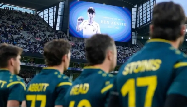 آسٹریلیا اور بھارت کی ٹیموں نے 17 سالہ کرکٹر بین آسٹن کو خراج تحسین پیش کیا آسٹریلیا اور بھارت کی ٹیموں نے 17 سالہ کرکٹر بین آسٹن کو خراج تحسین پیش کیا