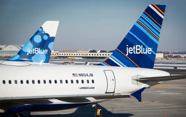 امریکی ایئر لائن کے طیارے کی ہنگامی لینڈنگ، متعدد مسافر زخمی امریکی ایئر لائن کے طیارے کی ہنگامی لینڈنگ، متعدد مسافر زخمی