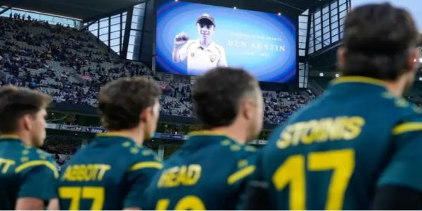 آسٹریلیا اور بھارت کی ٹیموں نے 17 سالہ کرکٹر بین آسٹن کو خراج تحسین پیش کیا