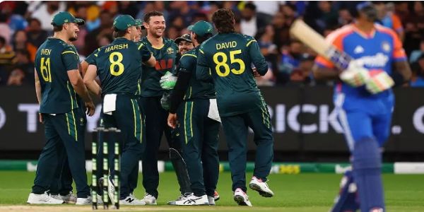 آسٹریلیا نے ہیزل ووڈ کی خطرناک باؤلنگ کی بدولت بھارت کو دوسرے ٹی ٹوئنٹی میں 4 وکٹوں سے شکست دی