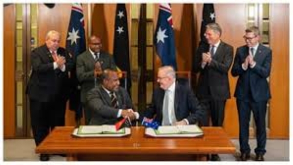 Australia and Papua New Guinea sign historic defence treaty
