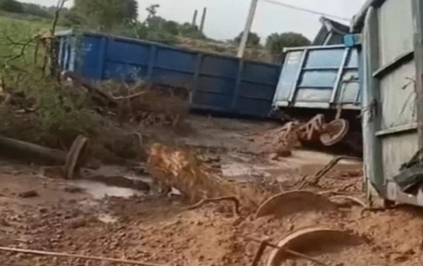 37 coaches of goods train derail in Bikaner, no casualty