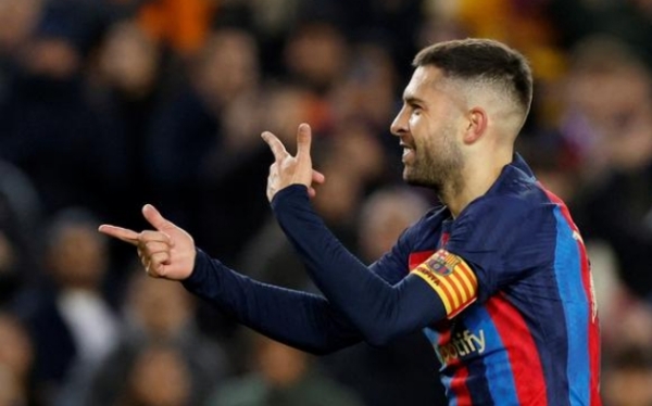 Veteran Spain defender Jordi Alba will retire from football