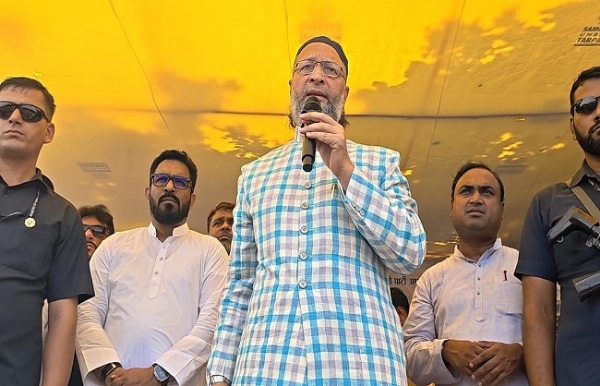 ہم ان ظالموں کا بوجھ اٹھانے کے لیے کسی اسٹیشن کے قلی نہیں ہیںـ:اویسی