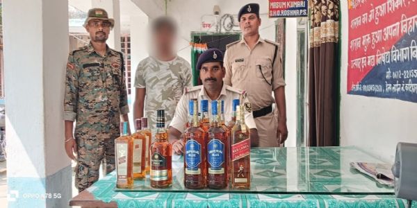غیر ملکی شراب کے خلاف بڑی کاروائی، پولیس نے شراب کے ساتھ اسمگلر کو گرفتار کیا