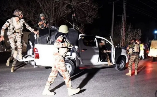 پاکستان کے خیبرپختونخوامیں فوج کے آپریشن کے دوران11فوجی اور 19 دہشت گرد ہلاک