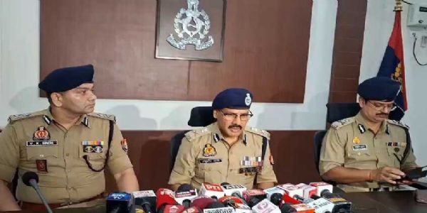 کانپور دھماکہ: دہشت گردی کا کوئی ثبوت نہیں، پٹاخہ کے ذخیرہ میں دھماکہ، ایس او سمیت پانچ معطل
