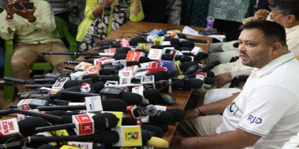 بہار میں ہر گھر کے ایک رکن کو ملے گی سرکاری ملازمت : تیجسوی یادو