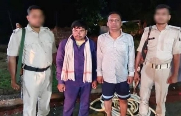 محکمہ نگرانی کی ٹیم نے 20 ہزار رشوت لیتے محکمہ بجلی کے جے ای اور مستری کو رنگے ہاتھوں کیا گرفتار