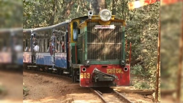 نیو جلپائی گوڑی سے دارجلنگ تک پہاڑوں سے میدانی علاقوں تک شدید بارش، ٹوائے ٹرین منسوخ