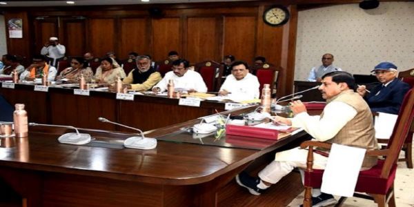 مدھیہ پردیش کابینہ کا بڑا فیصلہ : مکھیہ منتری لاڈلی بہنا یوجنا کی رقم 1500 روپے کیے جانے کو منظوری دی