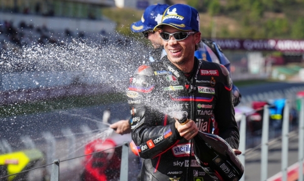 پورٹیماو گراں پری: بیزیکی نے دکھایا دم، مارکیز اور ایکوستا کو پیچھے چھوڑ کر شاندار فتح حاصل کی