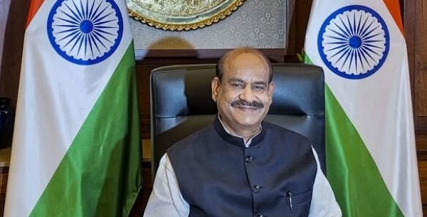 قانون سازوں کو عوامی رائے کو پالیسی میں تبدیل کرنا چاہیے: لوک سبھا اسپیکر قانون سازوں کو عوامی رائے کو پالیسی میں تبدیل کرنا چاہیے: لوک سبھا اسپیکر