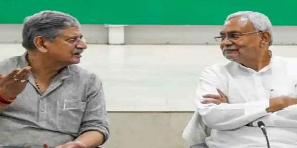 بہار اسمبلی انتخابات : دوسرے مرحلے کی ووٹنگ کے دوران نتیش کمار نے للن سنگھ سے ملاقات کی