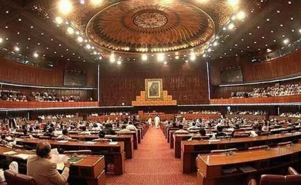 پاکستانی حکومت  وفاقی آئینی عدالت کے قیام کے لیے تیار، آج قومی اسمبلی میں بل منظور ہونے کا امکان