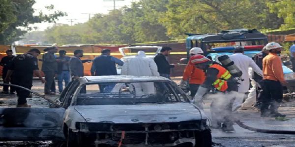 پاکستان کے وزیر دفاع کا افغانستان میں دہشت گردوں کے ٹھکانوں پرحملے کا اشارہ