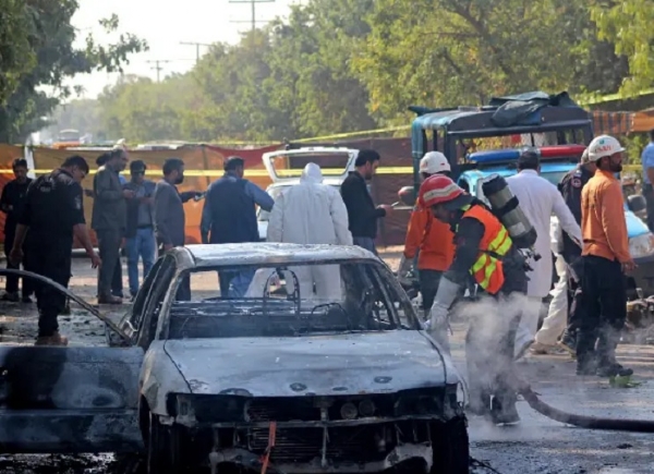 پاکستان کے وزیر دفاع کا افغانستان میں دہشت گردوں کے ٹھکانوں پرحملے کا اشارہ