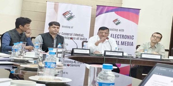 مغربی بنگال میں آدھار ڈیٹا سے انکشاف: 34 لاکھ آدھار ہولڈر فوت ہو چکے ہیں