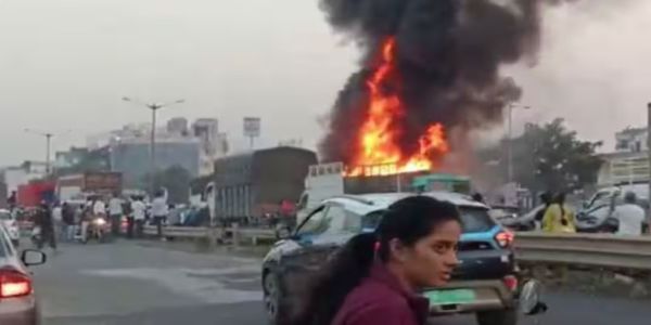 پونے میں دردناک سڑک حادثہ، 8 افراد جاں بحق، 8 گاڑیاں تباہ ،پونے-بنگلور ہائی وے بند