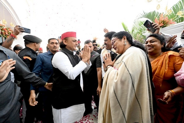 Akhilesh Yadav in Bareilly, said – Election Commission biased