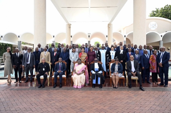 ہندوستان اور بوتسوانا ایک منصفانہ اور پائیدار عالمی نظم قائم کر سکتے ہیں: صدر جمہوریہ مرمو