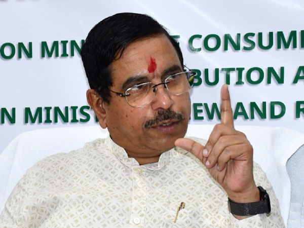 راہل گاندھی کی قیادت میں کانگریس کی کشتی ڈوب گئی: مرکزی وزیر پرہلاد جوشی راہل گاندھی کی قیادت میں کانگریس کی کشتی ڈوب گئی: مرکزی وزیر پرہلاد جوشی