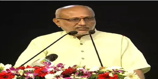 چندرا بابو نائیڈو سرمایہ کاروں کو راغب کرنے میں سب سے آگے: نائب صدر