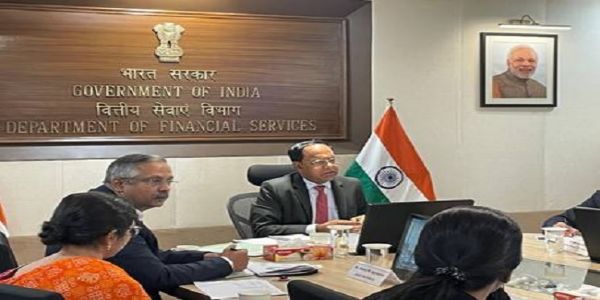 ڈی ایف ایس سکریٹری نے اسپتالوں اور انشورنس کمپنیوں کے درمیان زیادہ تعاون پر زور دیا