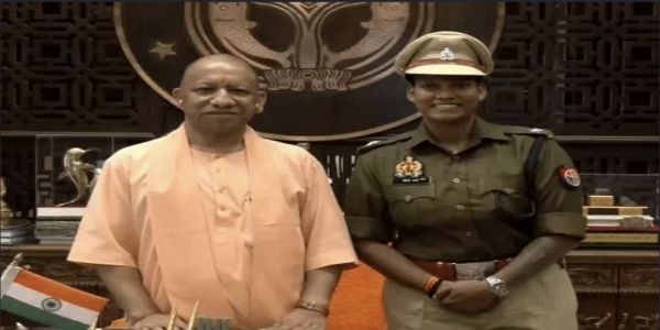 کرکٹ ورلڈ کپ کی اسٹار دیپتی شرما لکھنؤ پہنچیں ، وزیر اعلیٰ یوگی سے ملاقات کی