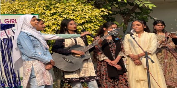 اے ایم یو کے اسکولوں میں جوش وخروش سے منایا گیا یوم اطفال