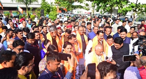 بہار انتخابات میں این ڈی اے کی برتری کے ساتھ ہی مدھیہ پردیش میں جشن کا سماں ہے۔