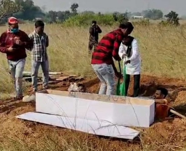Body exhumed after 34 days—High Court strict action Body exhumed after 34 days—High Court strict action