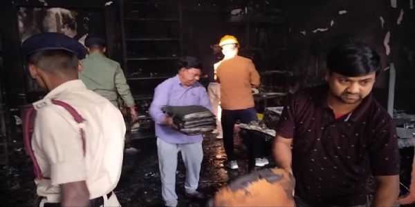 جی ایس ٹی دفتر میں لگی آگ، کمپیوٹر اور دستاویزات جل کر خاکستر