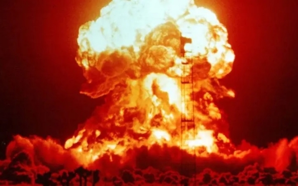 امریکی صدرٹرمپ کی دوبارہ جوہری ہتھیاروں کے ٹیسٹ کرنے کی یقین دہانی امریکی صدرٹرمپ کی دوبارہ جوہری ہتھیاروں کے ٹیسٹ کرنے کی یقین دہانی