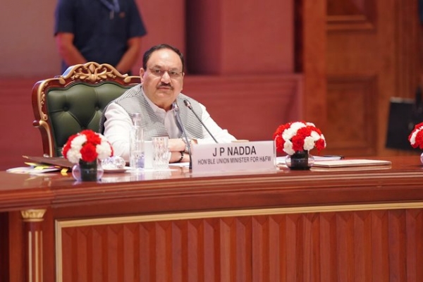 ملک کے ہر میڈیکل کالج اور ضلع اسپتال میں امرت فارمیسی قائم کی جائے گی : جے پی نڈا ملک کے ہر میڈیکل کالج اور ضلع اسپتال میں امرت فارمیسی قائم کی جائے گی : جے پی نڈا