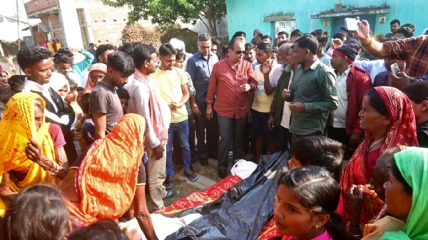 جامتاڑا سڑک حادثہ : وزیر صحت عرفان انصاری کی اہل خانہ سے ملاقات، ڈاکٹروں کو سخت ہدایت جامتاڑا سڑک حادثہ : وزیر صحت عرفان انصاری کی اہل خانہ سے ملاقات، ڈاکٹروں کو سخت ہدایت