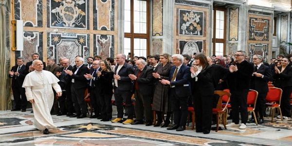 پوپ لیو نے کہا، فلمیں حقیقت دکھائیں اور امید جگانے والا سنیما ہونا چاہئے