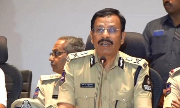 تلگو فلموں کی قزاقی،ملزم روی نے 20 کروڑ روپے کمائے:کمشنرپولیس حیدرآباد تلگو فلموں کی قزاقی،ملزم روی نے 20 کروڑ روپے کمائے:کمشنرپولیس حیدرآباد