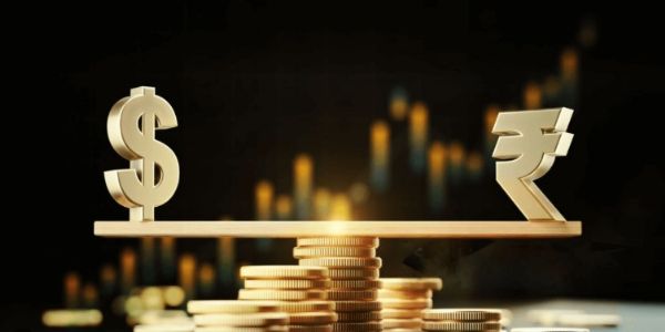 روپیہ ڈالر کے مقابلے میں 12 پیسے کی مضبوطی کے ساتھ بند ہوا