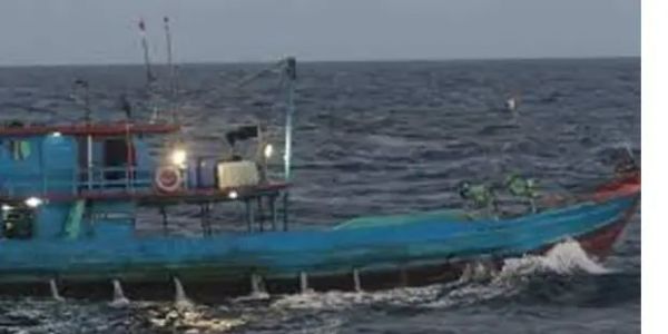 بھارتی کوسٹ گارڈ نے بنگلہ دیشی ٹرالر کو 29 ماہی گیروں سمیت پکڑ ا