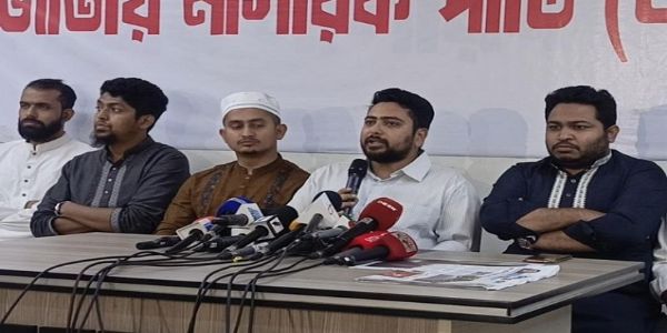 بنگلہ دیش کے باغی طلبا لیڈر ناہد اسلام سابق آئی جی پی مامون کو دی گئی پانچ برس کی سزا سے غیر مطمئن