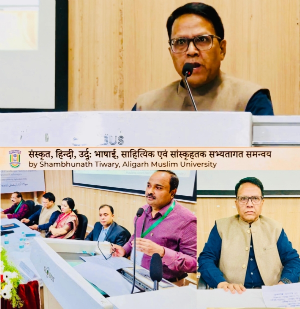 خطاب کرتے ہوئے پروفیسر شمبھو ناتھ خطاب کرتے ہوئے پروفیسر شمبھو ناتھ