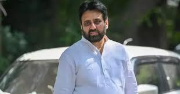 امانت اللہ خان کے خلاف مقدمہ میں کوئی گواہ بیان درج کرانے کے لیے عدالت میں حاضرنہیں ہوا امانت اللہ خان کے خلاف مقدمہ میں کوئی گواہ بیان درج کرانے کے لیے عدالت میں حاضرنہیں ہوا