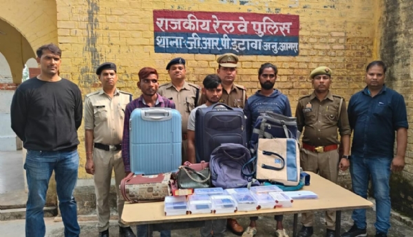 ٹرینوں میں مسافروں کا سامان چوری کرنے والے تین بدنام چور گرفتار ،اشیا بر آمد