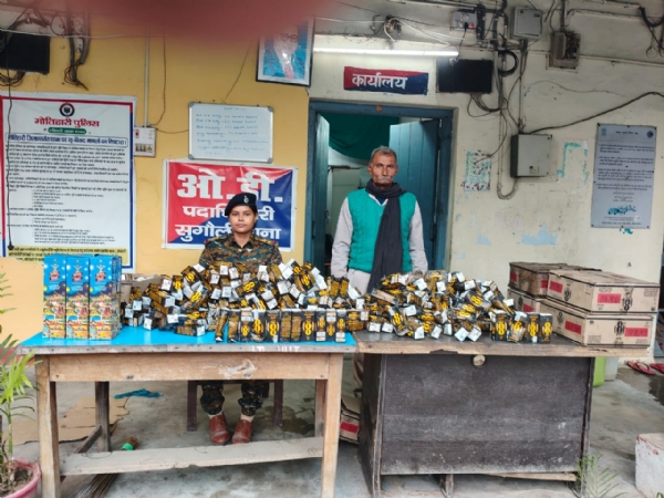 پولیس نے 98 لیٹر غیر ملکی شراب برآمد