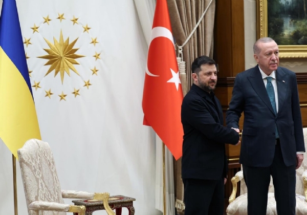 ترکیہ اور یوکرین نے روس سے استنبول امن مذاکرات میں واپس لوٹنے کی اپیل کی ترکیہ اور یوکرین نے روس سے استنبول امن مذاکرات میں واپس لوٹنے کی اپیل کی